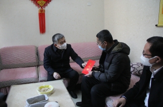 市委常委、副市長(zhǎng)賈剛走訪慰問公司困難職工